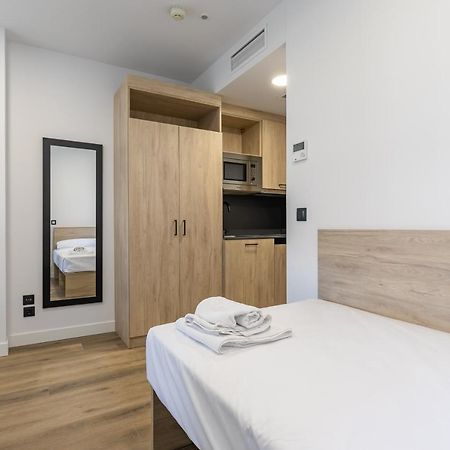 Micampus Xaudaro Student Residence Мадрид Экстерьер фото
