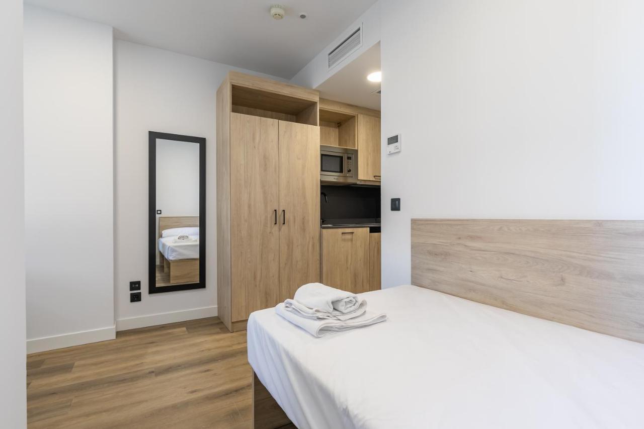 Micampus Xaudaro Student Residence Мадрид Экстерьер фото