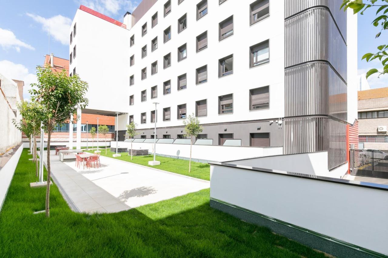 Micampus Xaudaro Student Residence Мадрид Экстерьер фото